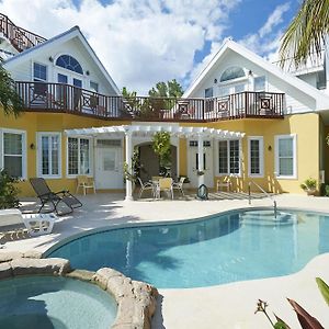 Shangri-La Boutique Bed & Breakfast